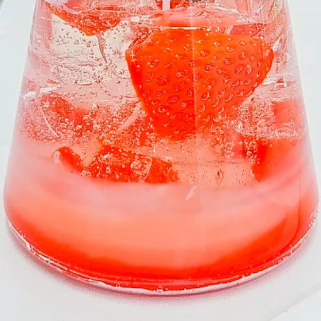 Handmade Dried Strawberry Scented Candle Gel Wax Aromatherapy Candles with Real Fruits